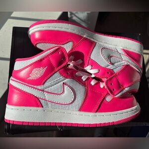 Air Jordan 1 Mid GS Youth/Women Sneakers in Hyper Pink and White